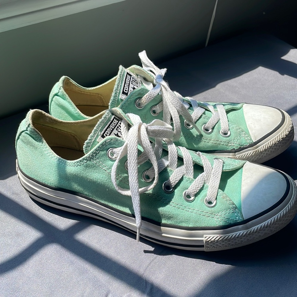 Converse mint color